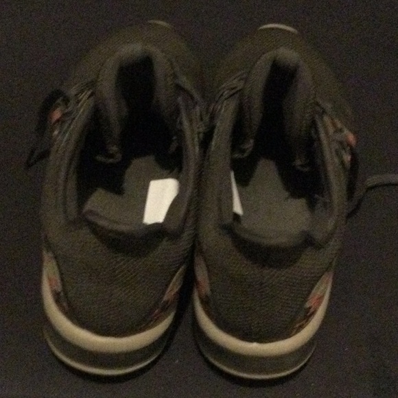 Nike Air Max - Picture 2 of 4